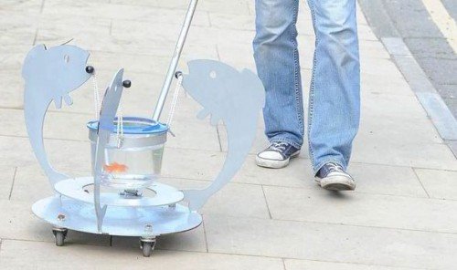 Un carrito acuatico para pasear a los peces